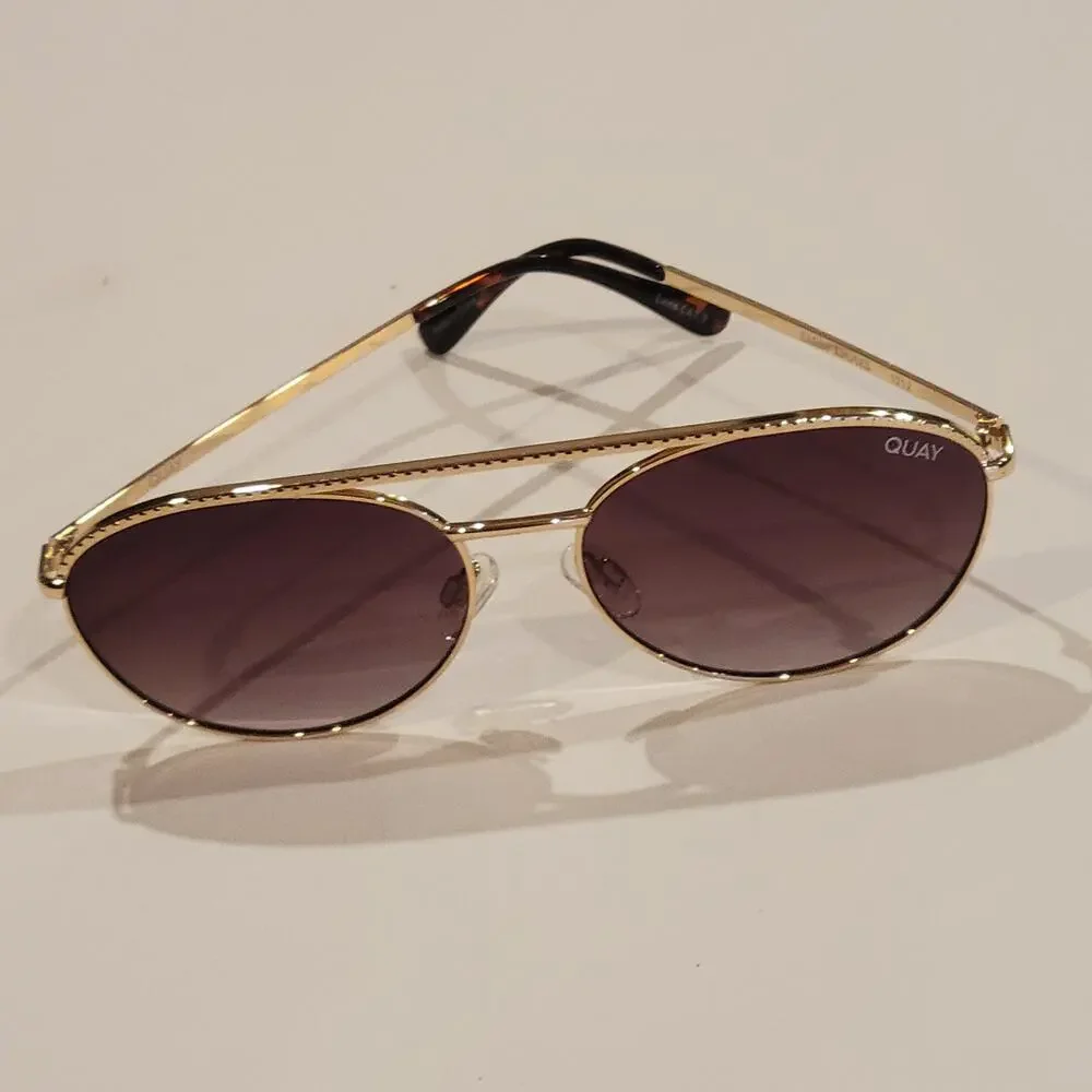 Women's Quay Easily Amused Sunglasses 1212 Gold tone metal frame
